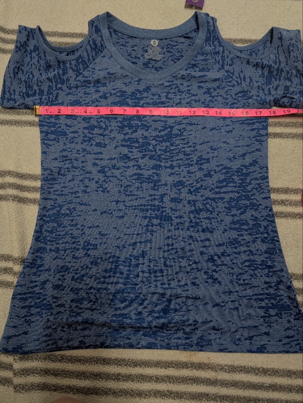 Cold-Shoulder Tee Bundle - Picture 7 of 9